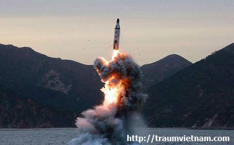 Tên lửa Triều Tiên lại bay qua nhưng người Nhật khá bình tĩnh  