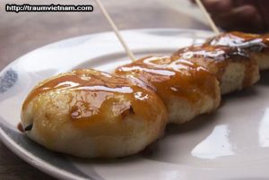 Yaki Manju - Bánh bao không nhân xiên que